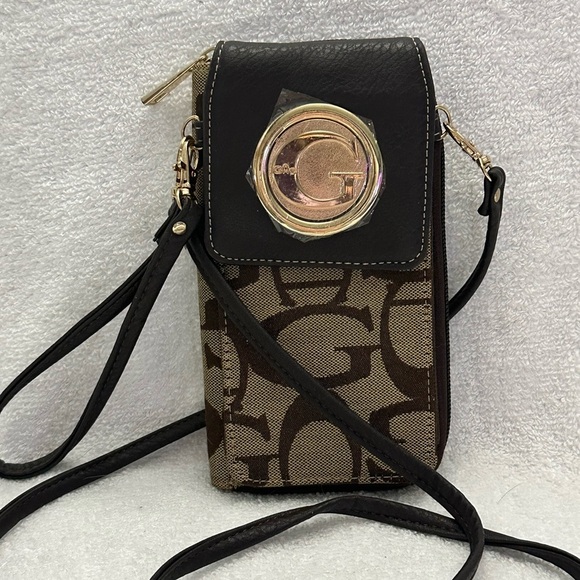G Small Crossbody Purse/Wallet with many compartments - Picture 1 of 9